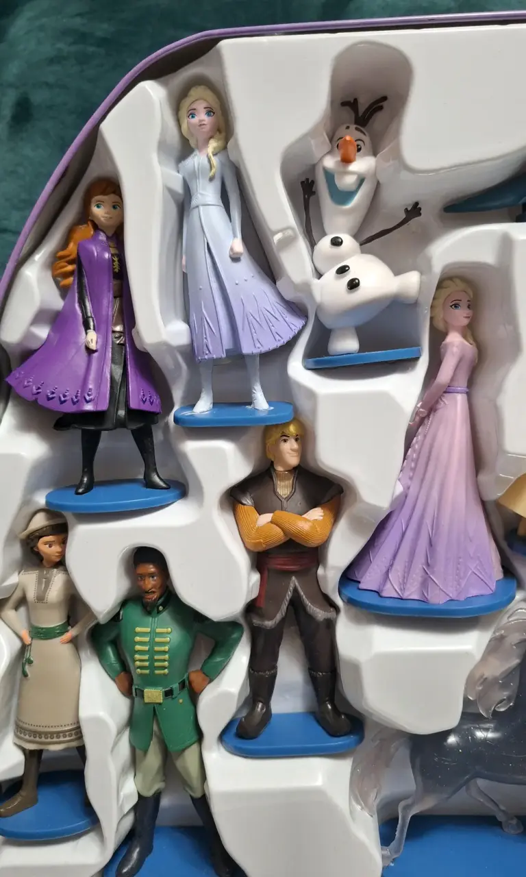 Colección Frozen II 12 Figuras,12 Libros,Estuche - 3