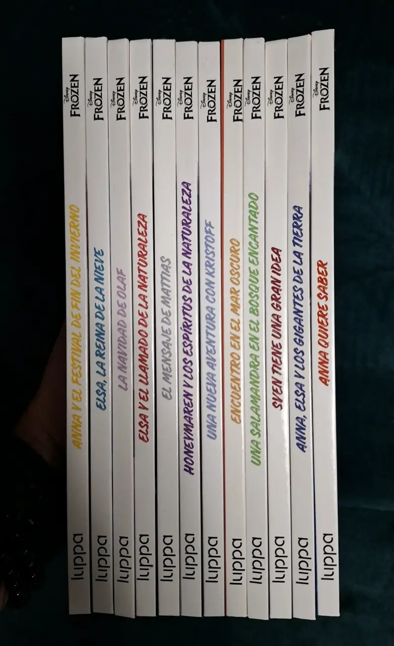 Colección Frozen II 12 Figuras,12 Libros,Estuche - 5