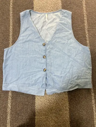 Chaleco de mezclilla azul claro para mujer - miniatura 1