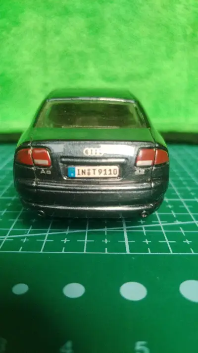 Auto a escala Audi A6 metálico - miniatura 4