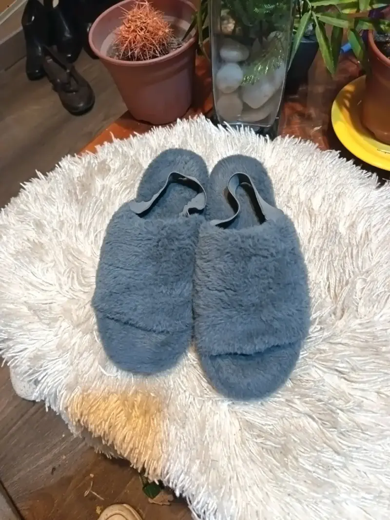 Pantuflas de felpa gris para invierno - 3