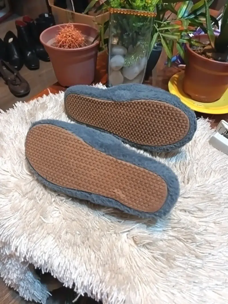 Pantuflas de felpa gris para invierno - 6