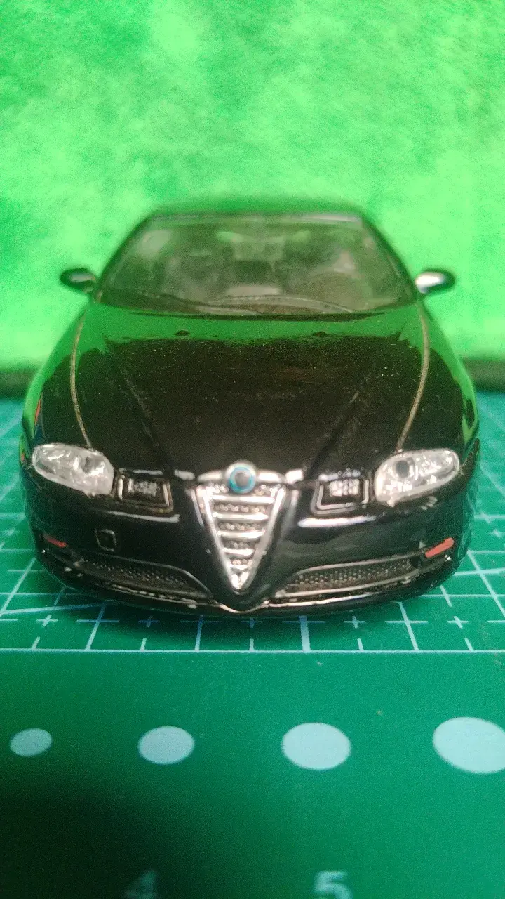 Modelo a escala Alfa Romeo GT negro - 2