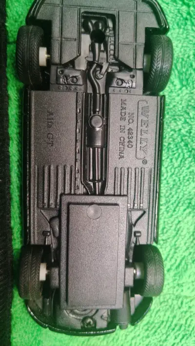 Modelo a escala Alfa Romeo GT negro - miniatura 6