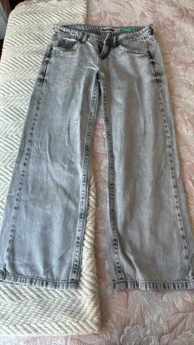 Jeans grises estilo americano - miniatura 1
