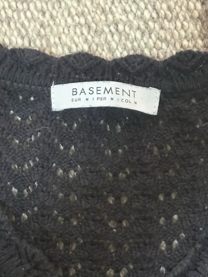 Polera de encaje negra Basement - 2