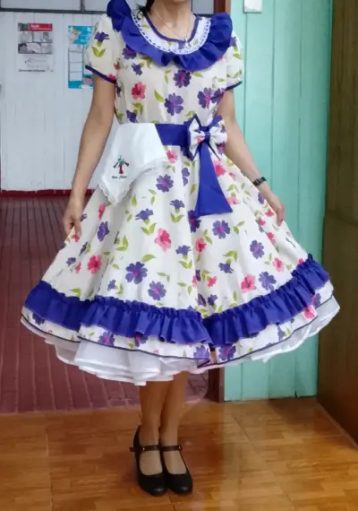 Vestido de cueca floral con volantes su falso - miniatura 1
