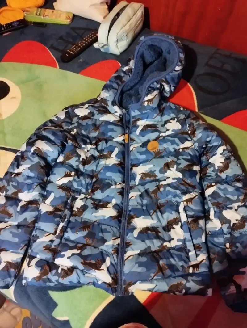 Chaqueta infantil camuflaje azul con capucha