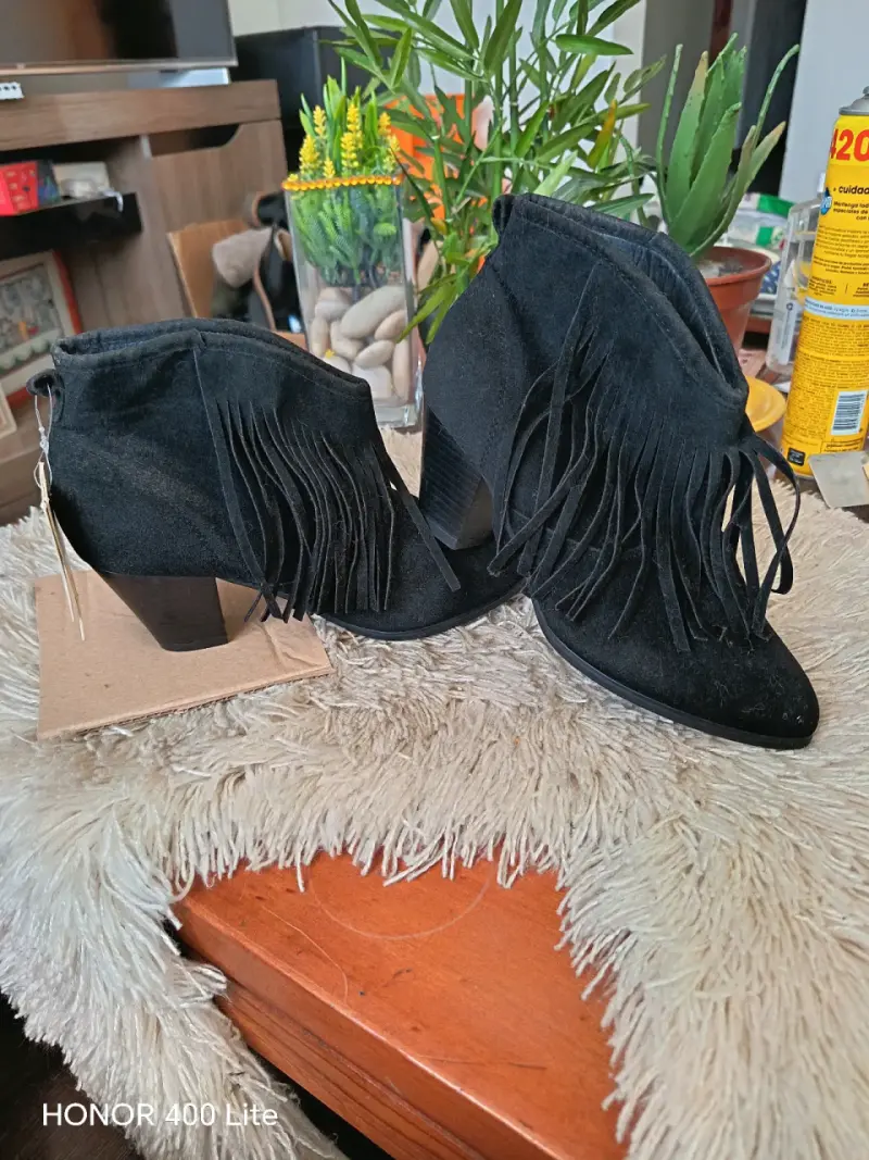 Botines de gamuza negros con flecos - 1