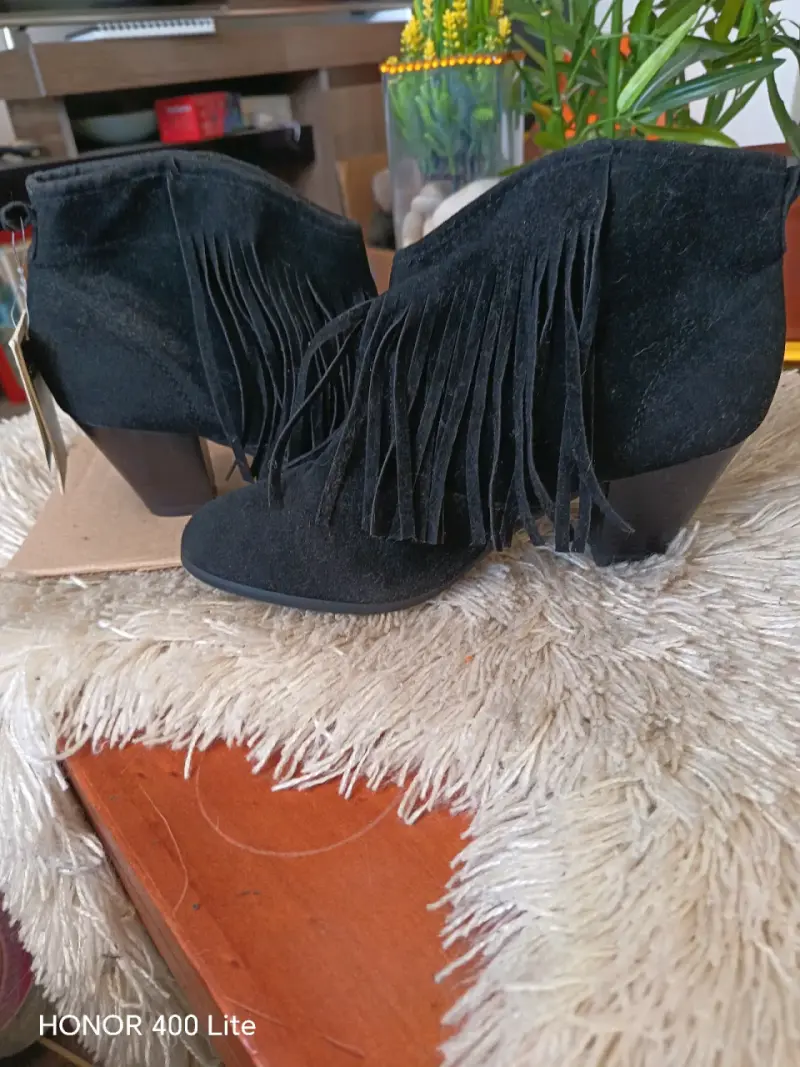 Botines de gamuza negros con flecos - 5