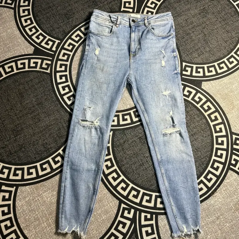 Jeans desgastados de mezclilla azul Zara Man - 2