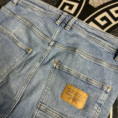 Jeans desgastados de mezclilla azul Zara Man - miniatura 6
