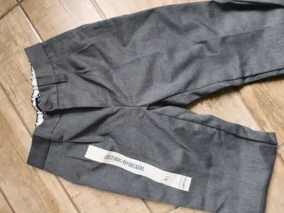 Pantalones escolares gris con costuras reforzadas - miniatura 1