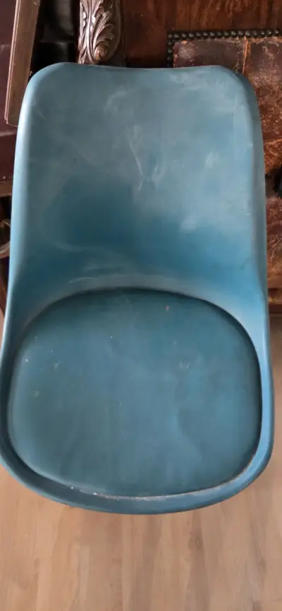 Silla moderna de plástico gris y azul - miniatura 2