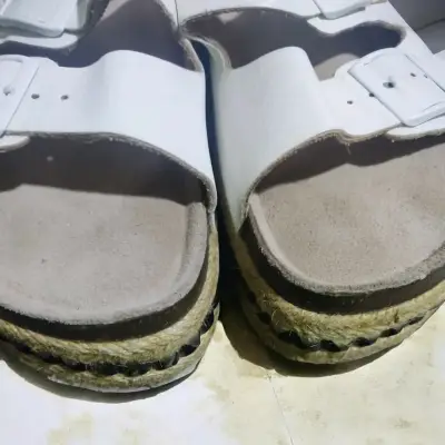 Sandalias blancas con plataforma de yute - miniatura 1