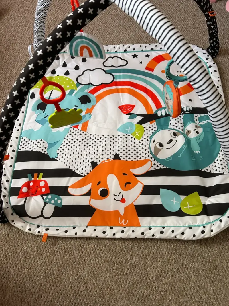 Gimnasio para bebé Fisher-Price 3 en 1 con juguetes colgantes - 2