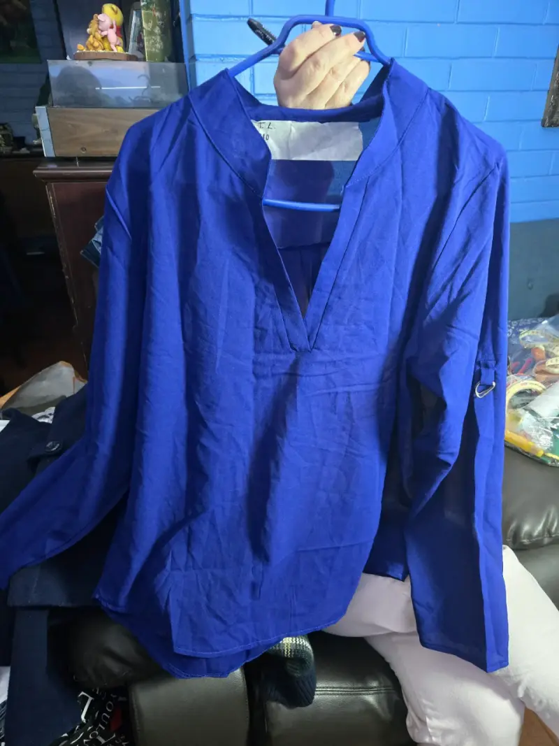 Blusa azul de manga larga talla L