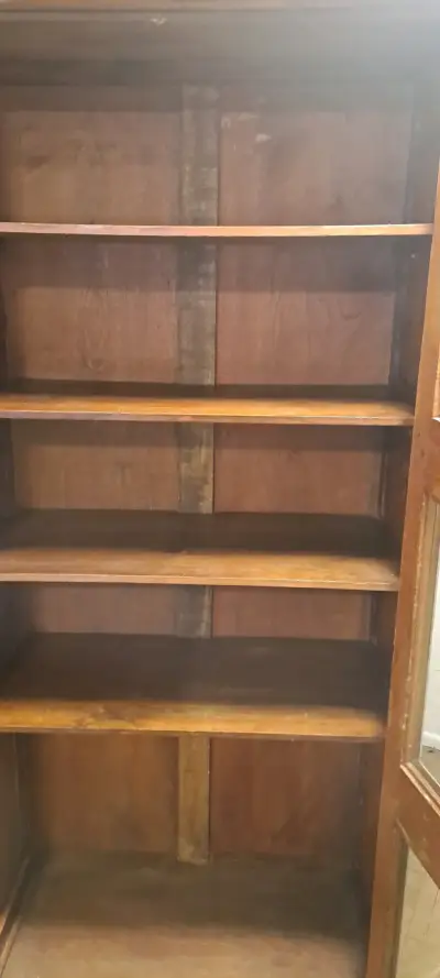 Vitrina de madera vintage con puertas de vidrio - miniatura 2