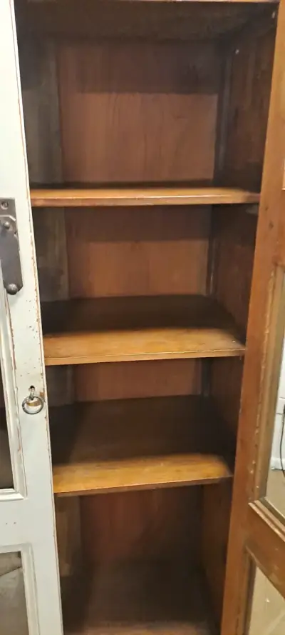 Vitrina de madera vintage con puertas de vidrio - miniatura 3