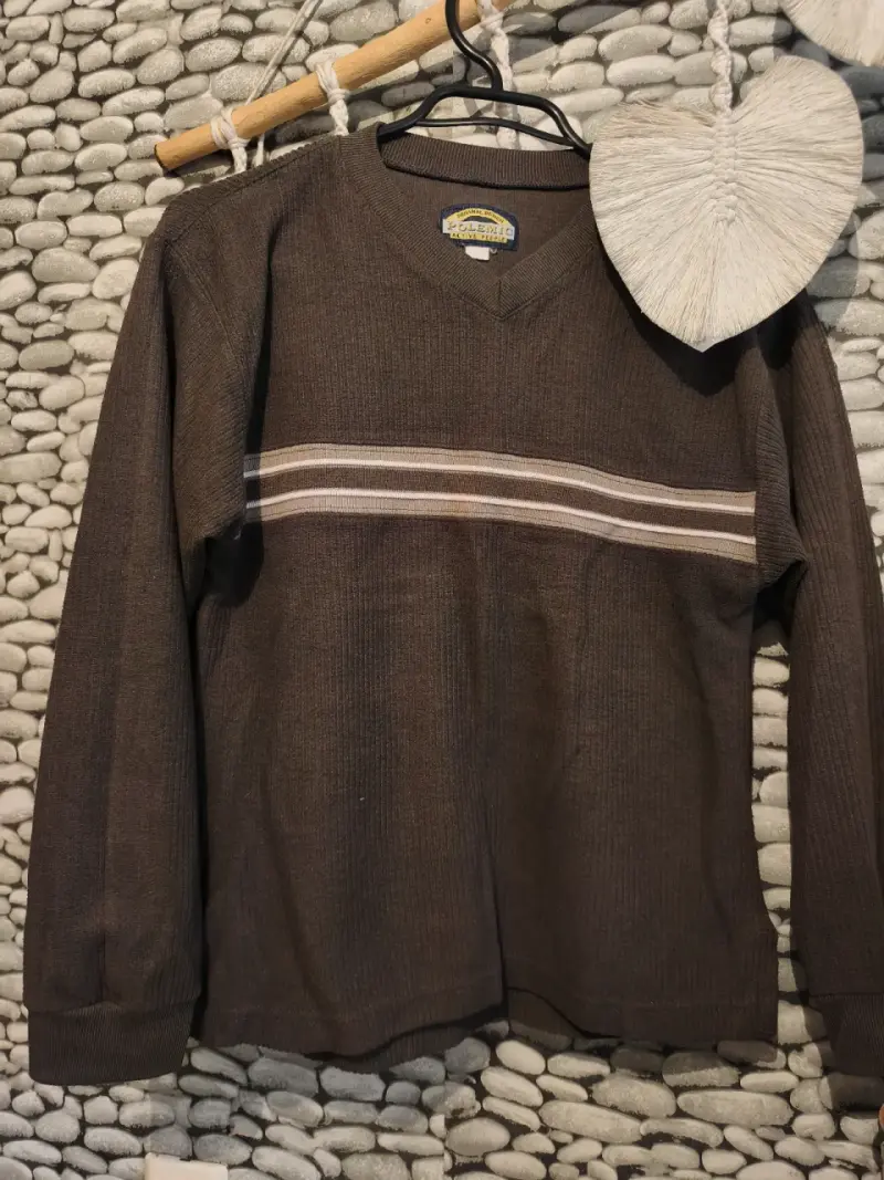 Suéter marrón de hombre con diseño casual - 1