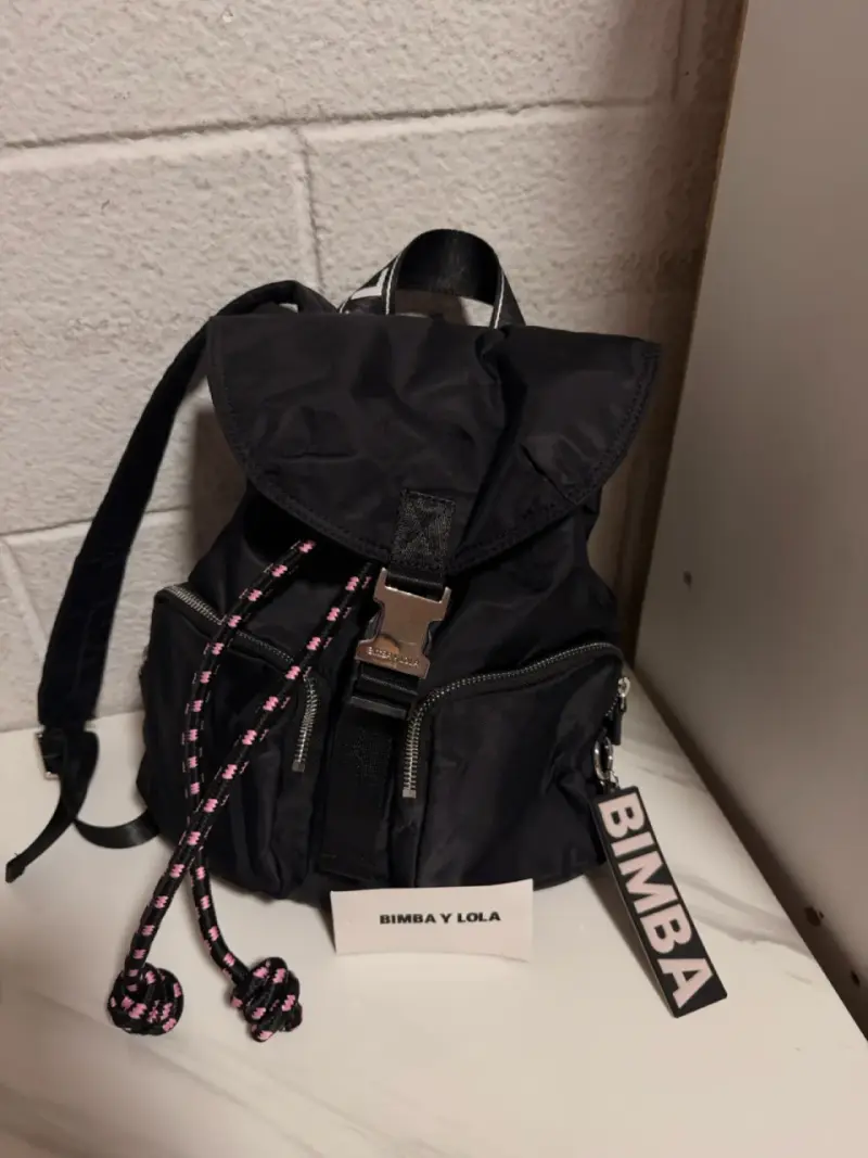 Mochila negra Bimba y Lola con detalles rosados - 1
