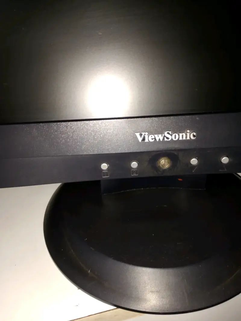 Monitor LCD ViewSonic VA702b 17 pulgadas - 2
