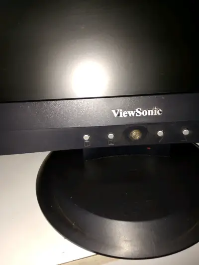 Monitor LCD ViewSonic VA702b 17 pulgadas - miniatura 2