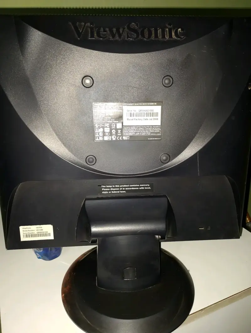 Monitor LCD ViewSonic VA702b 17 pulgadas - 6