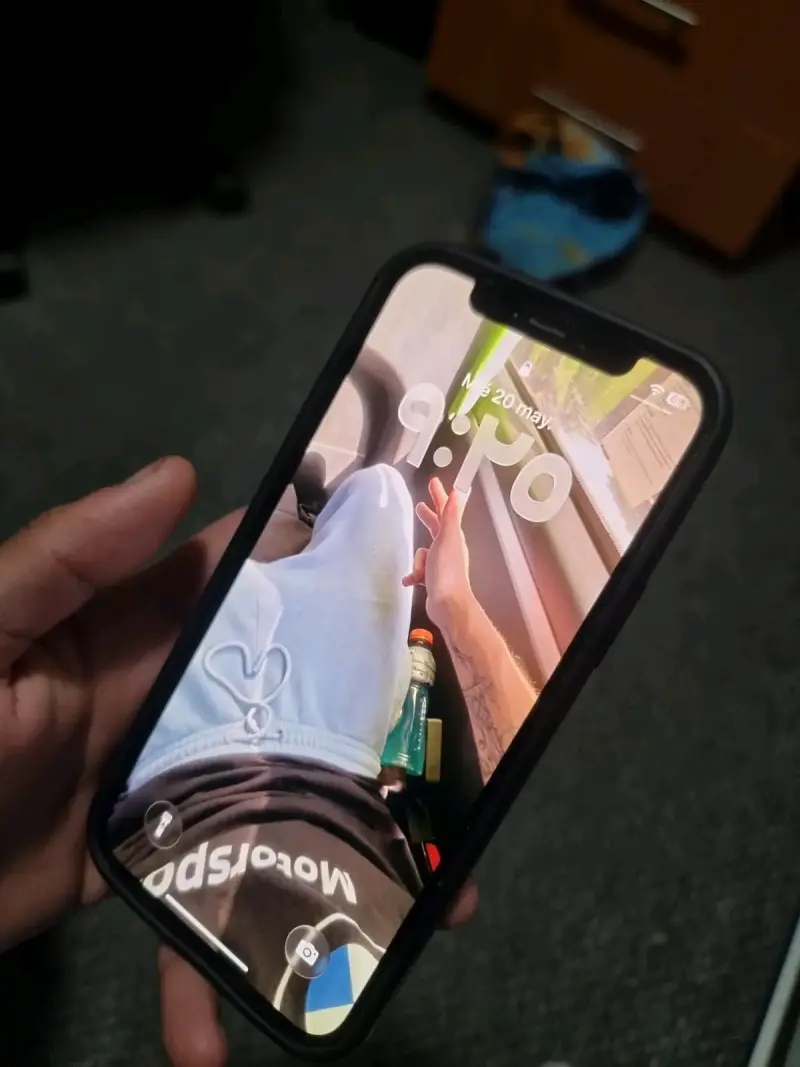 iPhone 12 en buen estado