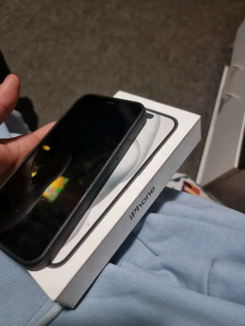iPhone 12 en buen estado - 2