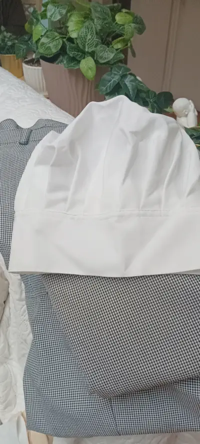 Conjunto de ropa de chef con gorro blanco - miniatura 1