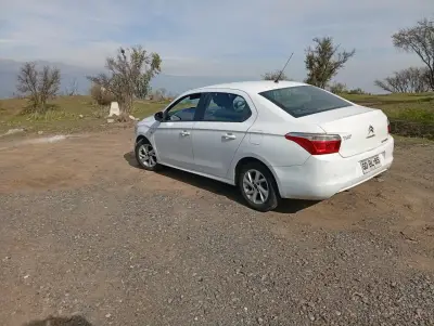 Citroën C-Elysée 2015 en buen estado - miniatura 6