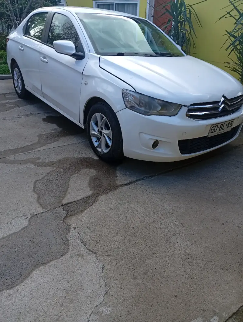Citroën C-Elysée 2015 en buen estado - 8
