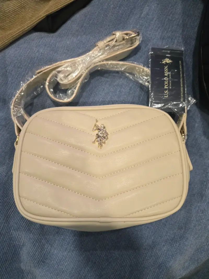 Cartera beige U.S. Polo Assn. con correa ajustable