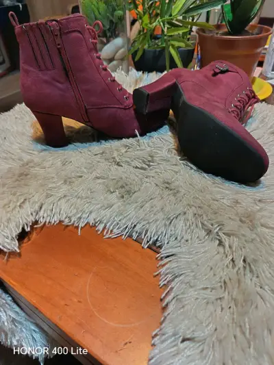Botines de tacón burdeos con cierre lateral - miniatura 2