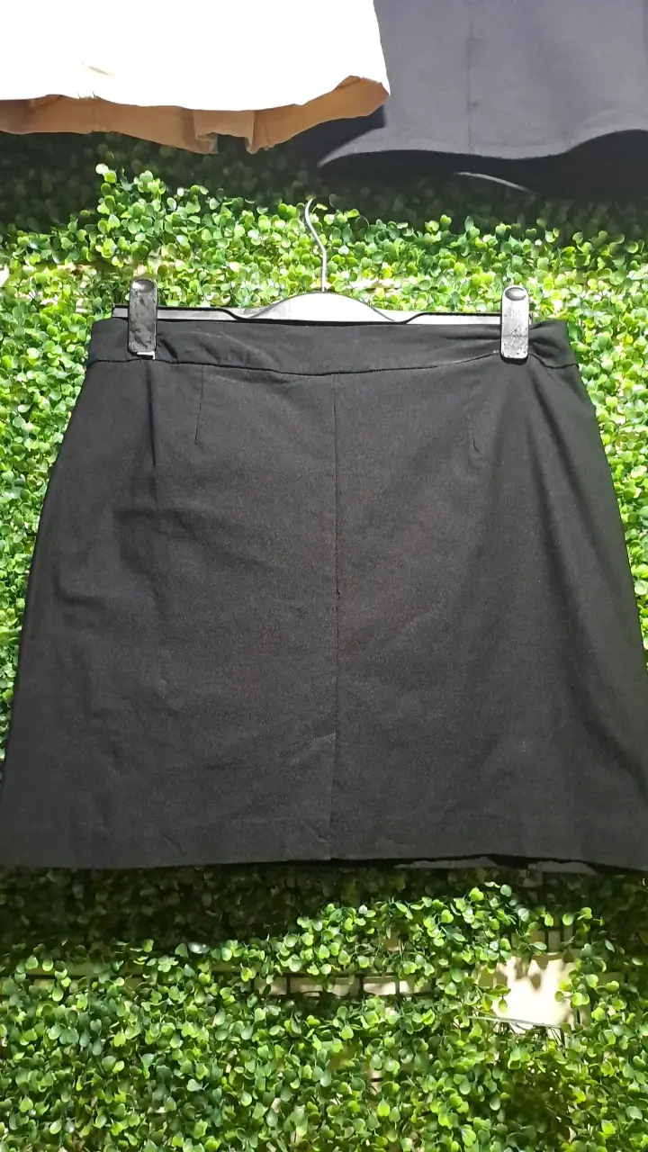 Falda shorts negra  FULL ELASTICADA - 3