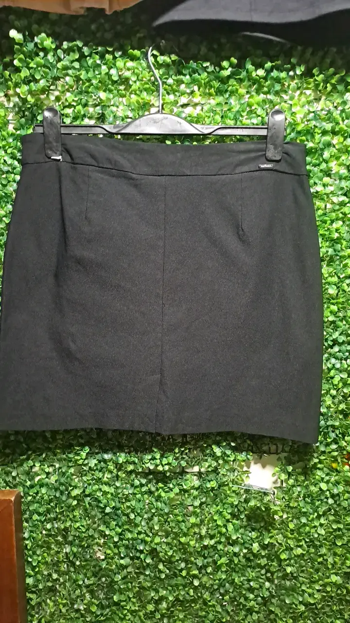 Falda shorts negra  FULL ELASTICADA - 4