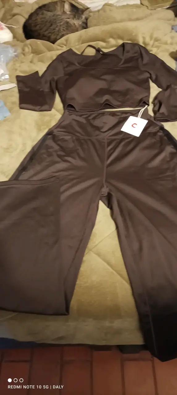 Conjunto de pantalón y top marrón