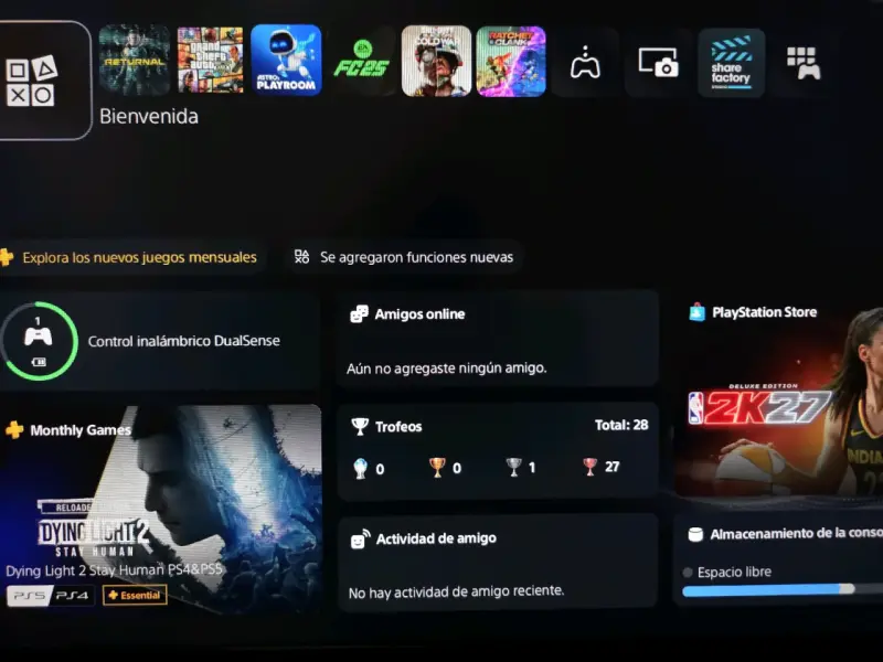Consola Sony PS5 con juegos Returnal y Ratchet & C - 4