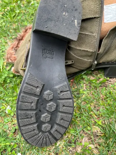 Botines de gamuza con hebillas y forro de piel sintética - miniatura 3