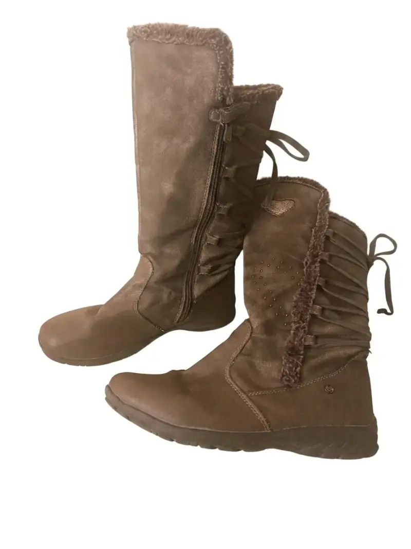 Botas de niña N°36 marrones con diseño de corazón - 2