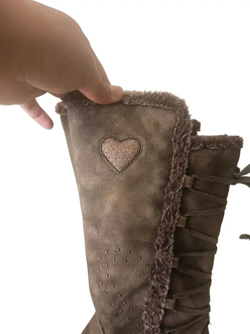 Botas de niña N°36 marrones con diseño de corazón - 3