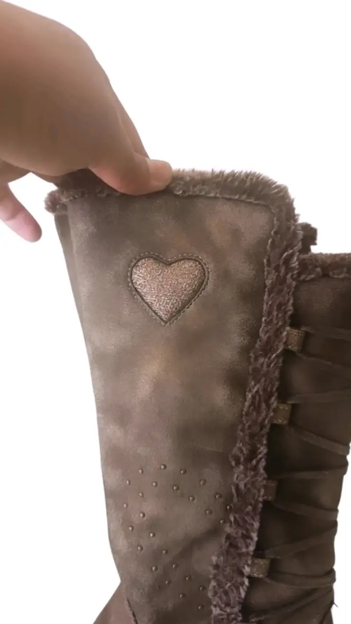 Botas de niña N°36 marrones con diseño de corazón - 4
