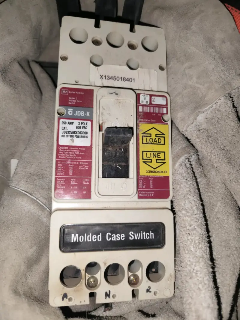 Interruptor de caja moldeada Cutler-Hammer JDB-K 250A