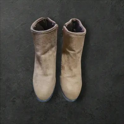 Botines de gamuza beige con cierre lateral - miniatura 2