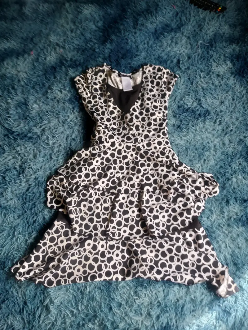 Vestido de mujer con estampado de círculos - 1