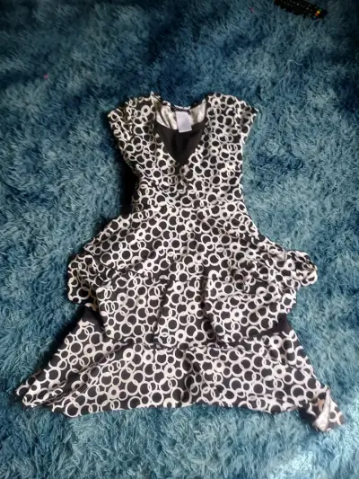 Vestido de mujer con estampado de círculos - miniatura 1