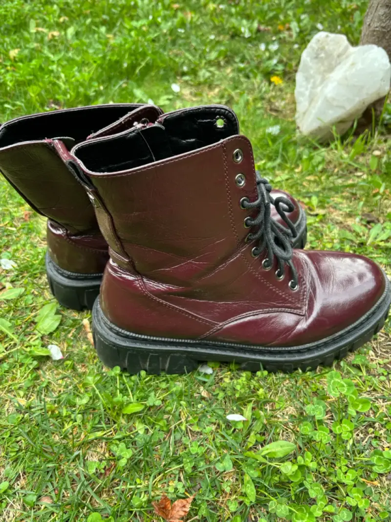 Botas burdeos con suela gruesa - 4