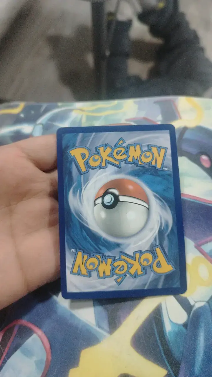 Carta Pokémon Greninja EX holográfica - 2