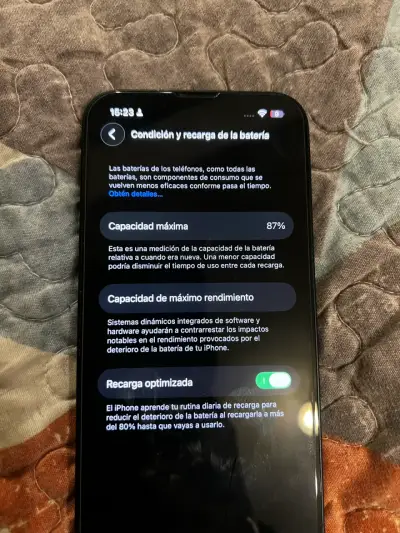 iPhone 13 negro en buen estado con 87% de batería - miniatura 1